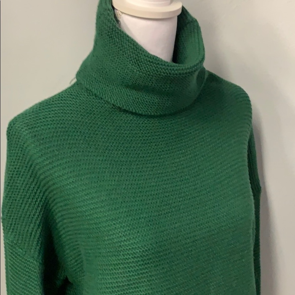 Sweater - Picture 4 of 4